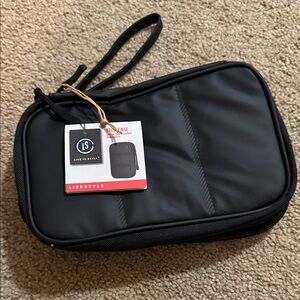 TECH CASE FOR TRAVEL